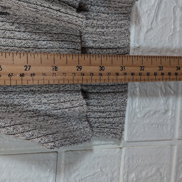 Tricotto Beige V-Neck Graphic Sweater - Picture 5 of 6